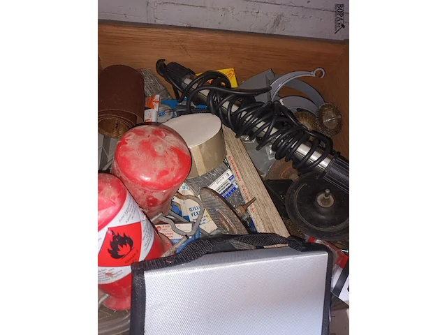 Lot 84 - doe-het-zelf materiaal - afbeelding 2 van  4