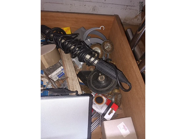 Lot 84 - doe-het-zelf materiaal - afbeelding 3 van  4