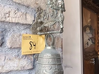 Lot 84 - koperen kloosterbel - afbeelding 1 van  3
