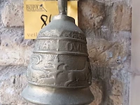 Lot 84 - koperen kloosterbel - afbeelding 3 van  3