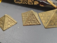 Lot 84 - miniatuurmodel van de grote tempelvan abu simbel - afbeelding 2 van  5