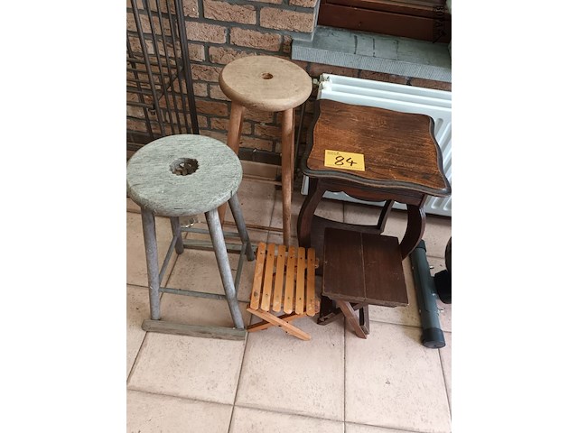 Lot 84 - plantenstaanders. 5 stuks - afbeelding 1 van  3