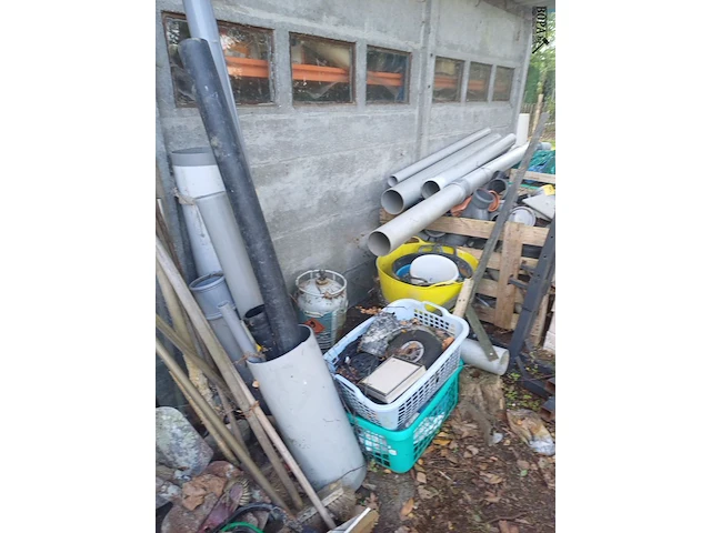 Lot 84 - pvc hulpstukken en buizen - afbeelding 2 van  6