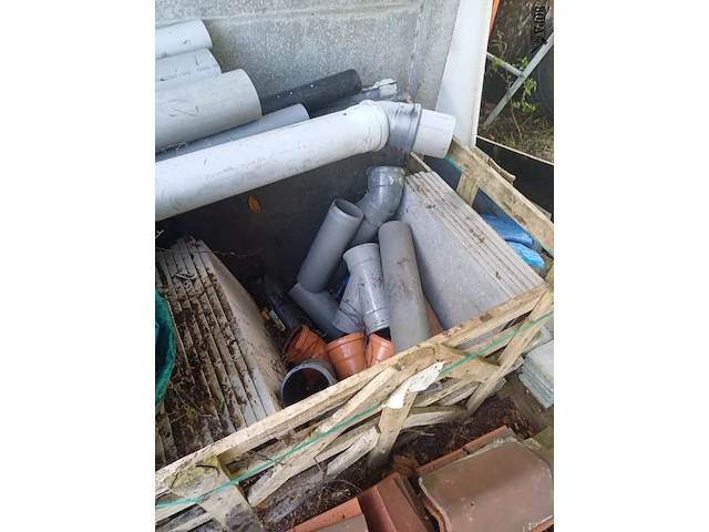Lot 84 - pvc hulpstukken en buizen - afbeelding 6 van  6