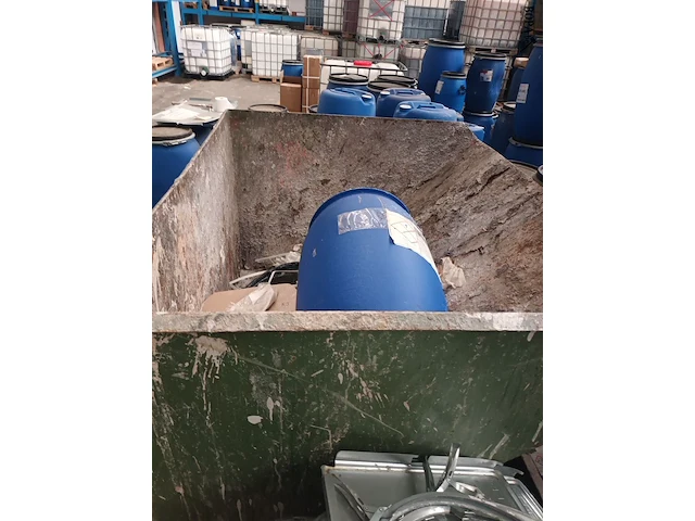 Lot 840 - mobiele kipcontainer - afbeelding 2 van  3