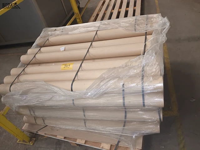Lot 849 - pallet kartonnen kokers - afbeelding 1 van  2