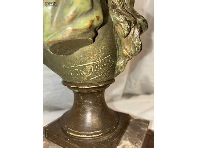 Lot 85 - beeld brons, marmeren voet, van der straeten, vrouw met hoed - afbeelding 4 van  5