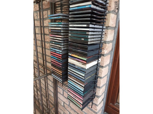 Lot 85 - cd rek met inhoud. 2 stuks - afbeelding 3 van  5