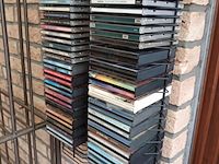 Lot 85 - cd rek met inhoud. 2 stuks - afbeelding 3 van  5