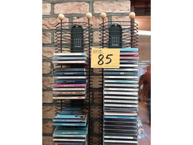 Lot 85 - cd rek met inhoud. 2 stuks - afbeelding 5 van  5