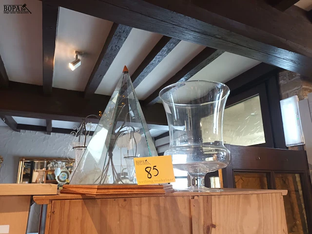 Lot 85 - glaswerk. 3 stuks - afbeelding 1 van  3