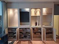Lot 85 - inbouwkast(en) met inhoud - afbeelding 2 van  3