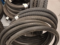 Lot 85 - lot buitenbanden. 33 stuks - afbeelding 3 van  4