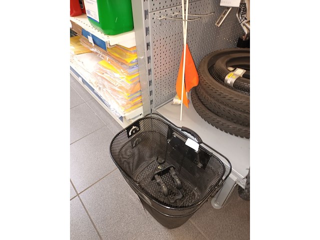 Lot 85 - lot buitenbanden. 33 stuks - afbeelding 4 van  4