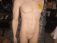 Lot 85 - mannequin pop man - afbeelding 1 van  3
