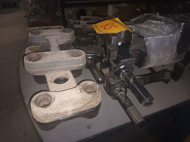 Lot 85 - onderdelen voor truck en trailer - afbeelding 5 van  5