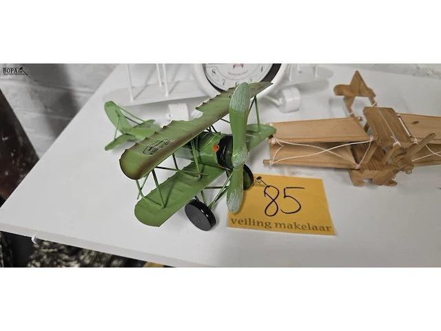 Lot 85 - vliegtuigjes 3 stuks - afbeelding 2 van  4