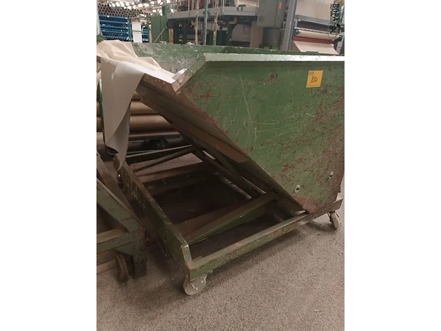Lot 850 - mobiele kipcontainer - afbeelding 3 van  3