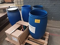 Lot 853 - plastieken tonnen en doos bobijnen - afbeelding 1 van  3