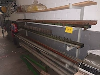 Lot 857 - wandrek met haken en inhoud - afbeelding 1 van  3