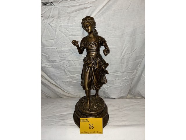 Lot 86 - beeld zamac of brons, 'de verleiding' - afbeelding 1 van  4