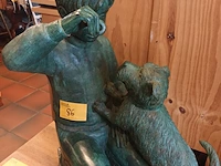 Lot 86 - bronzen beeld jongen met hond - afbeelding 1 van  6