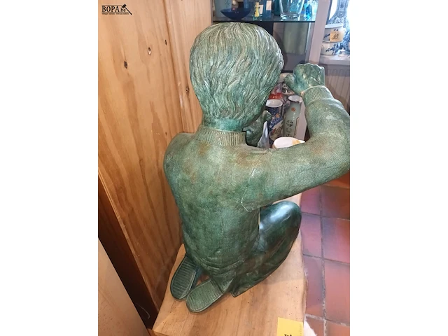 Lot 86 - bronzen beeld jongen met hond - afbeelding 6 van  6