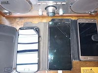 Lot 86 - gsm’s, radio en camera’s. 7 stuks - afbeelding 5 van  6