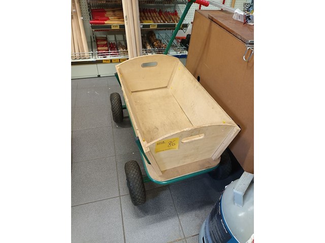 Lot 86 - houten bolderkar - afbeelding 1 van  3