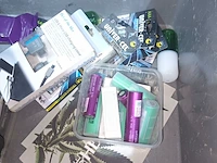 Lot 86 - kabels, adapters en batterijen - afbeelding 5 van  5