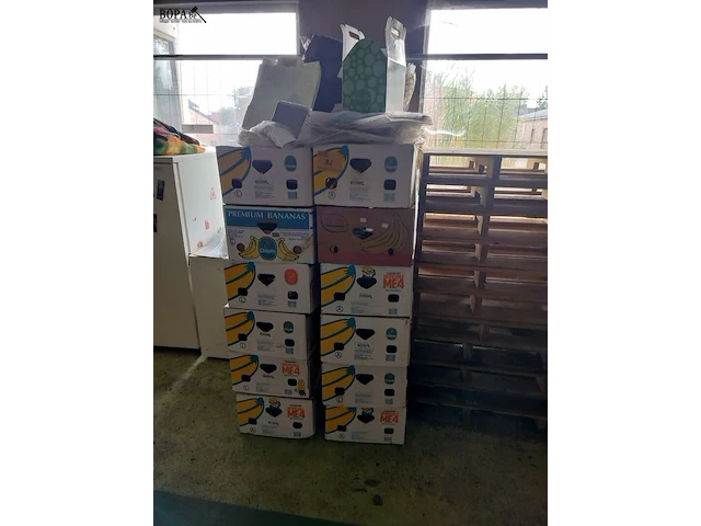 Lot 86 - verpakkingsmateriaal en dozen - afbeelding 1 van  1