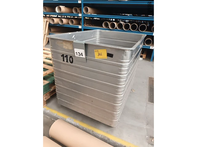 Lot 866 - aluminium mobiele bak - afbeelding 1 van  4