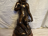 Lot 87 - beeld brons, marmeren voet, forbel, 'de stilte' - afbeelding 1 van  5