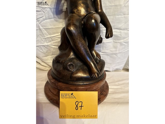 Lot 87 - beeld brons, marmeren voet, forbel, 'de stilte' - afbeelding 3 van  5