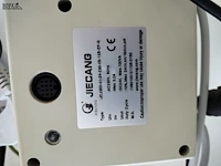 Lot 87 - elektrische mobiele projectie schrijftafel - afbeelding 4 van  6