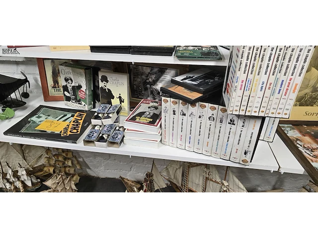 Lot 87 - groot lot charlie chaplin video en dvd collectie - afbeelding 1 van  7