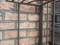 Lot 87 - metalen plantenrek - afbeelding 4 van  4