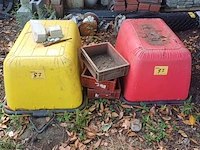 Lot 87 - mortelkuipen en stapelbakjes - afbeelding 1 van  3
