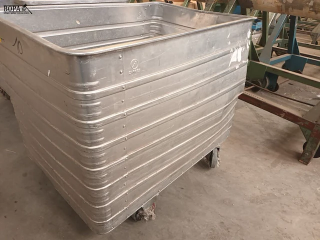 Lot 870 - aluminium mobiele bak - afbeelding 4 van  6