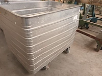 Lot 870 - aluminium mobiele bak - afbeelding 4 van  6