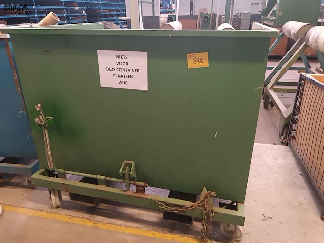 Lot 872 - mobiele kipcontainer - afbeelding 1 van  3
