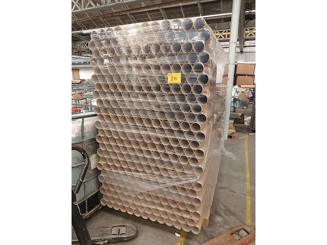 Lot 874 - pallet kartonnen kokers - afbeelding 1 van  4