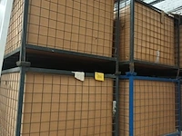 Lot 876 - metalen stapelbak met inhoud - afbeelding 1 van  3