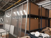 Lot 876 - metalen stapelbak met inhoud - afbeelding 3 van  3