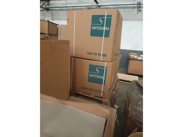 Lot 879 - lot garen - afbeelding 4 van  4