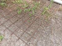 Lot 88 - betonnetten. 2 stuks - afbeelding 3 van  3