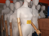 Lot 88 - etalage pop. 9 stuks - afbeelding 2 van  4