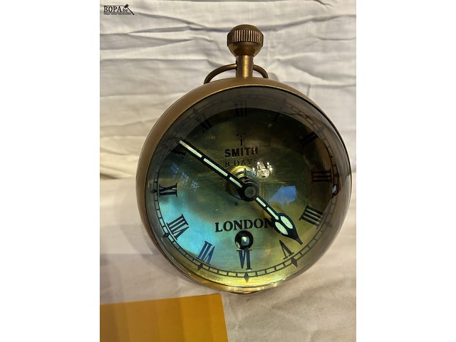 Lot 88 - glazen bolvormig tafeluurwerk, smith - afbeelding 2 van  3