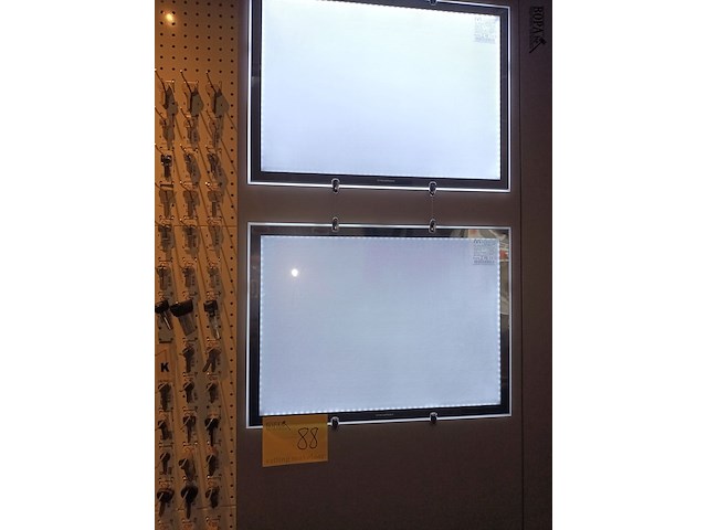 Lot 88 - led lichtborden. 29 stuks - afbeelding 1 van  4