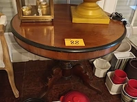 Lot 88 - ronde houten tafel - afbeelding 1 van  4